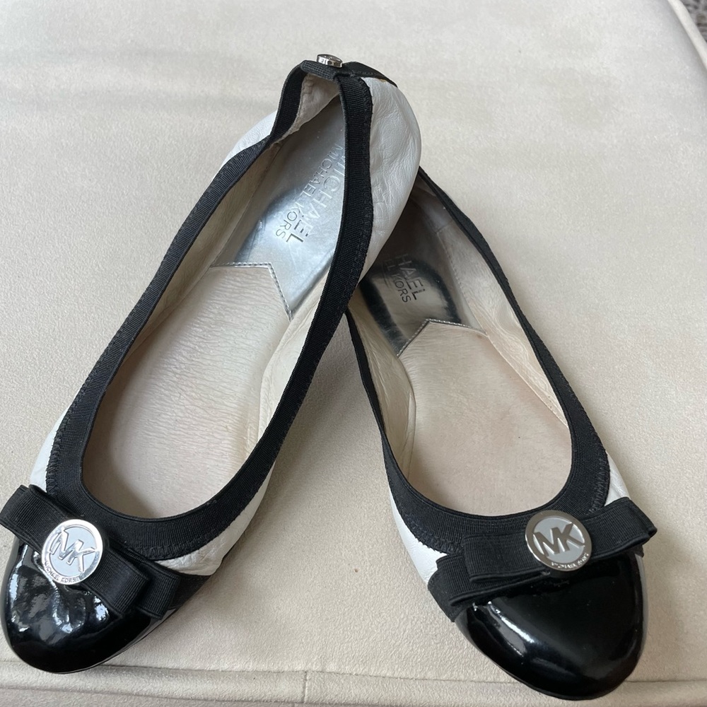 Michael Kors Black and white ladies shoes size 7